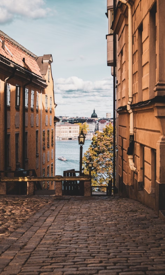 I found out — whether you are local or not– one can hardly get bored checking Instagram pages, YouTube channels of local experts that explore parts of Stockholm